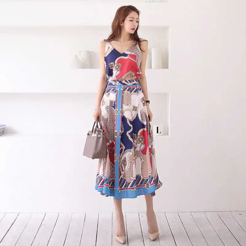 

Женские платья МАЗ