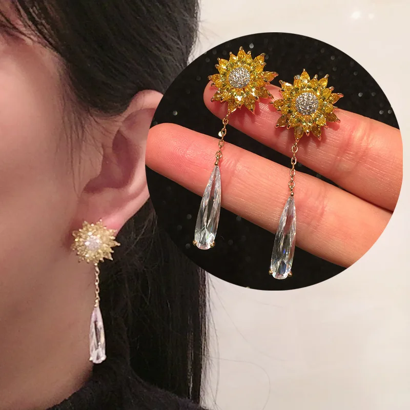 

Crystal Daisy Earrings Elegant Sunflower Stud Dangle Zircon Earrings Tassel Party Earrings Shiny Fashion Boho Jewelry Wedding