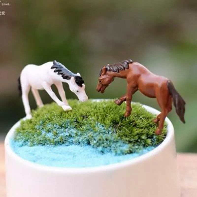 

2Pcs/set Lovely Garden Miniatures Gardget Horse doll Mini Horse Ornament Garden accessories