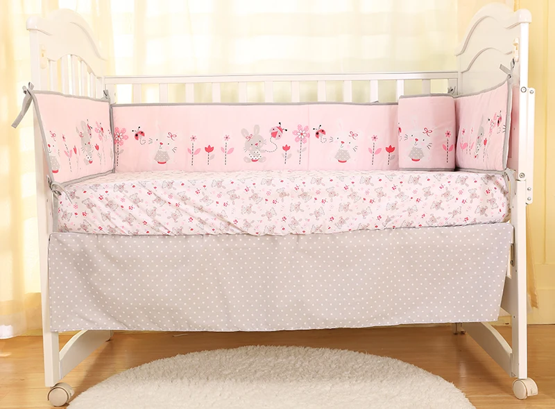 Комплект постельного белья для маленьких девочек розовая кроватка с кроликом из