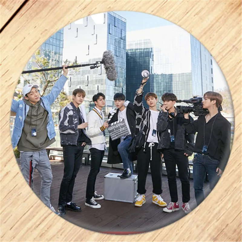 13 Kpop iKON Kim Jin Hwan брошь на булавке Значки для косплея для одежды украшение для рюкзака ювелирные изделия B052 - Окраска металла: 13