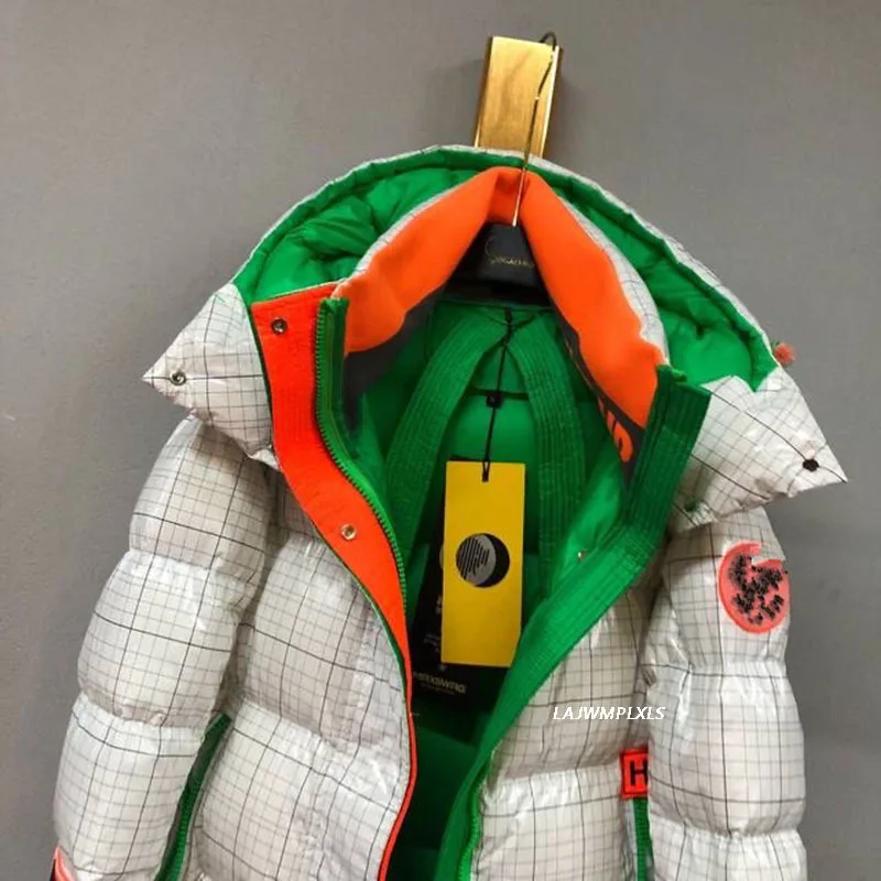 Куртка женская зимняя на 90% белом утином пуху яркая в европейском и американском