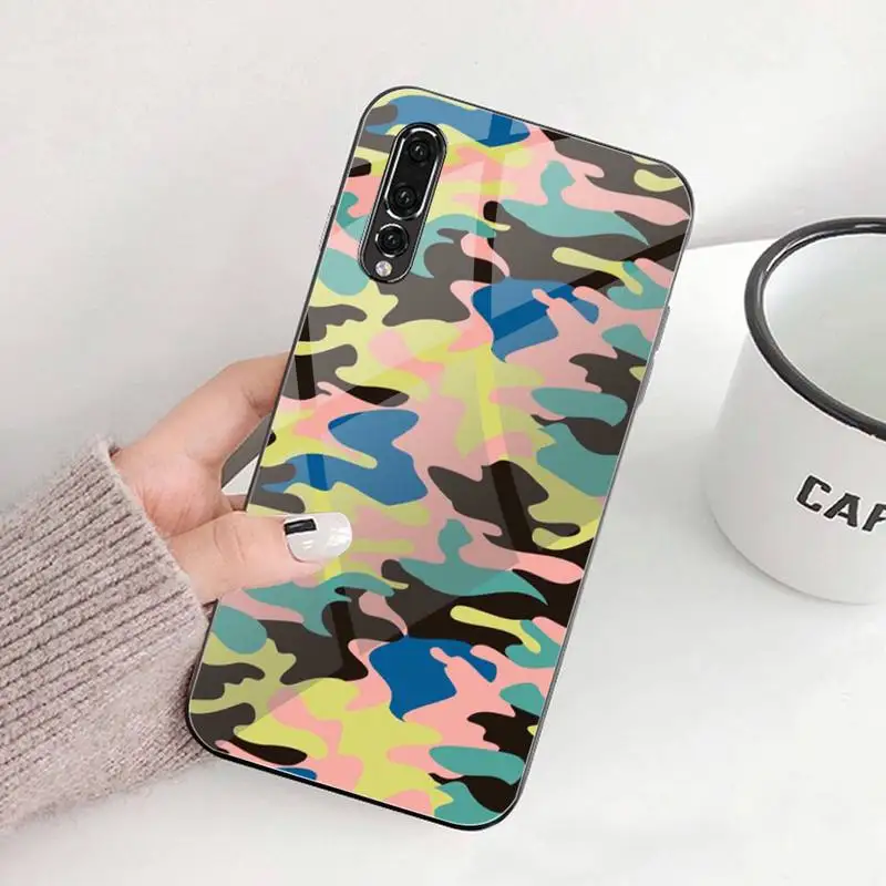 Чехол Камуфляжный армейский для телефона закаленное стекло в стиле милитари Huawei