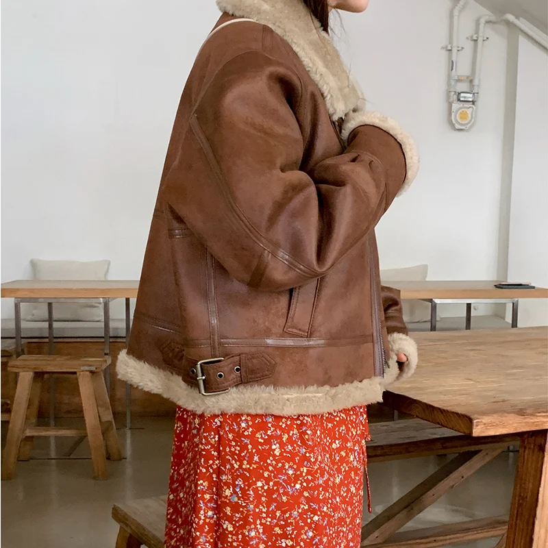 Женская зимняя куртка из искусственной замши с мехом | одежда