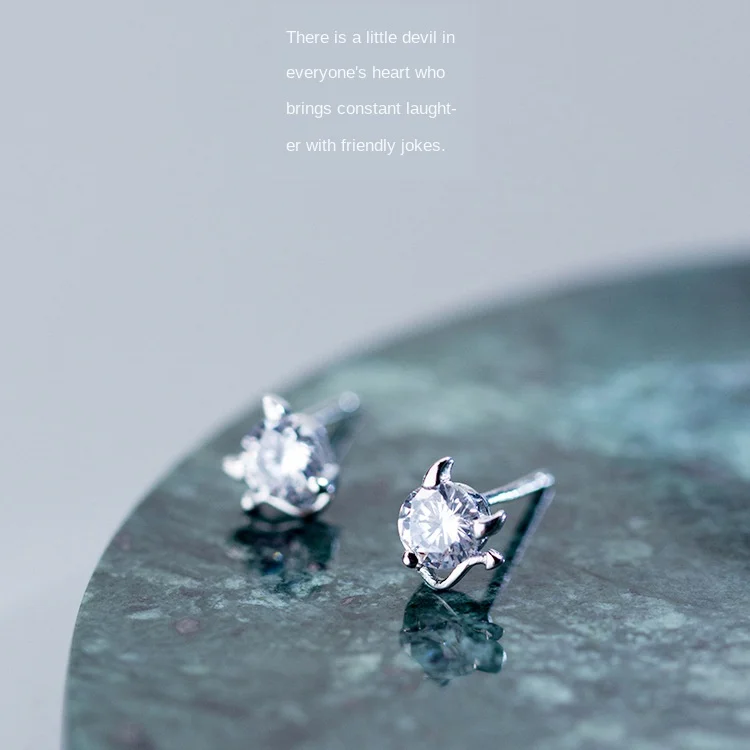 Мода 100% 925 стерлингового серебра с милой CZ маленькие серьги со шпилькой для