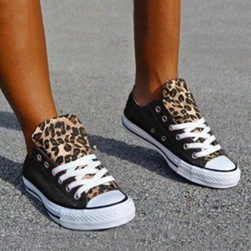 

2021 New Women Fashion, Leisure and Comfortable Leopard Pattern Stitching Lace Up Canvas Shoes with Vent Hole and Low Top KM271