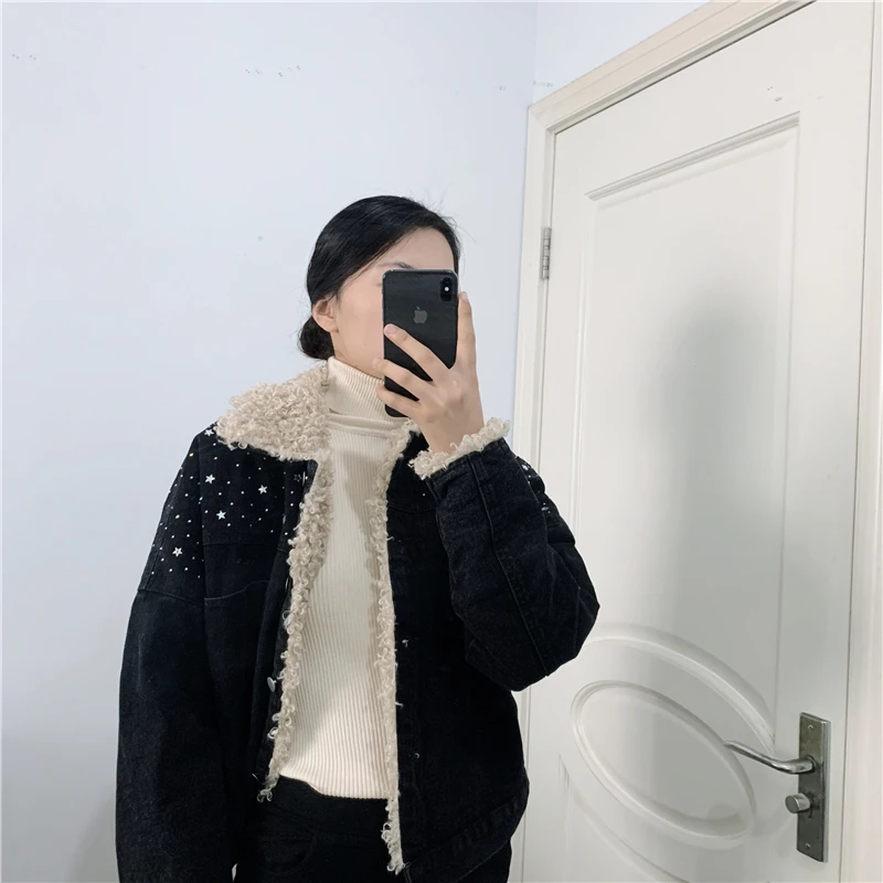 Женская джинсовая куртка из овечьей шерсти универсальная утепленная на флисе