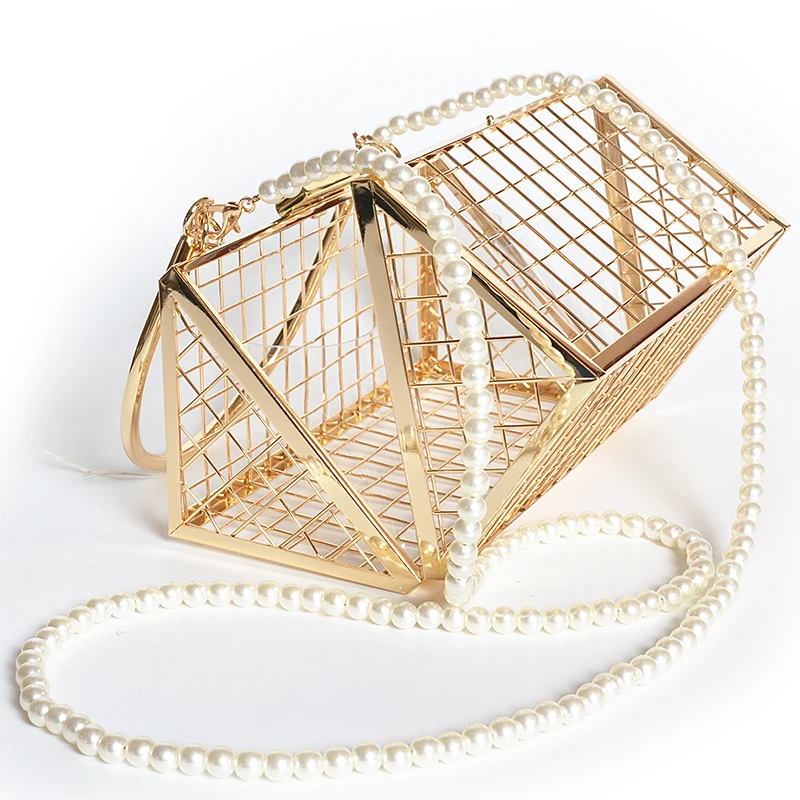 

[EAM] Women New Vintage Metal Hollow Bag Pearl Chain Handbag Personality All-match Crossbody Shoulder Bag Fashion 2021 18A2346