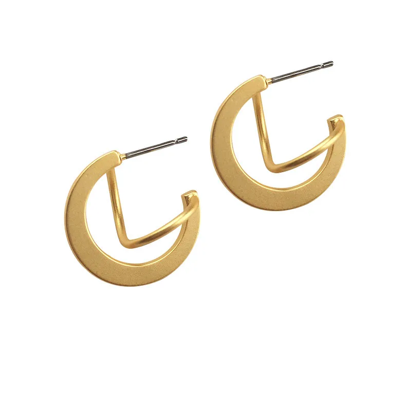 Матовые серьги-гвоздики C-ring twist design sense small circle | Украшения и аксессуары