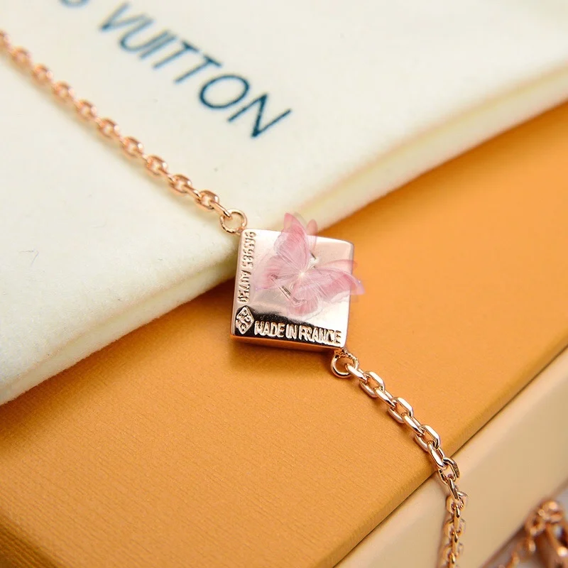 

Louis classic presbyopia! Four-leaf clover letter bracelet, the same style as the original counter, selected German imported bra