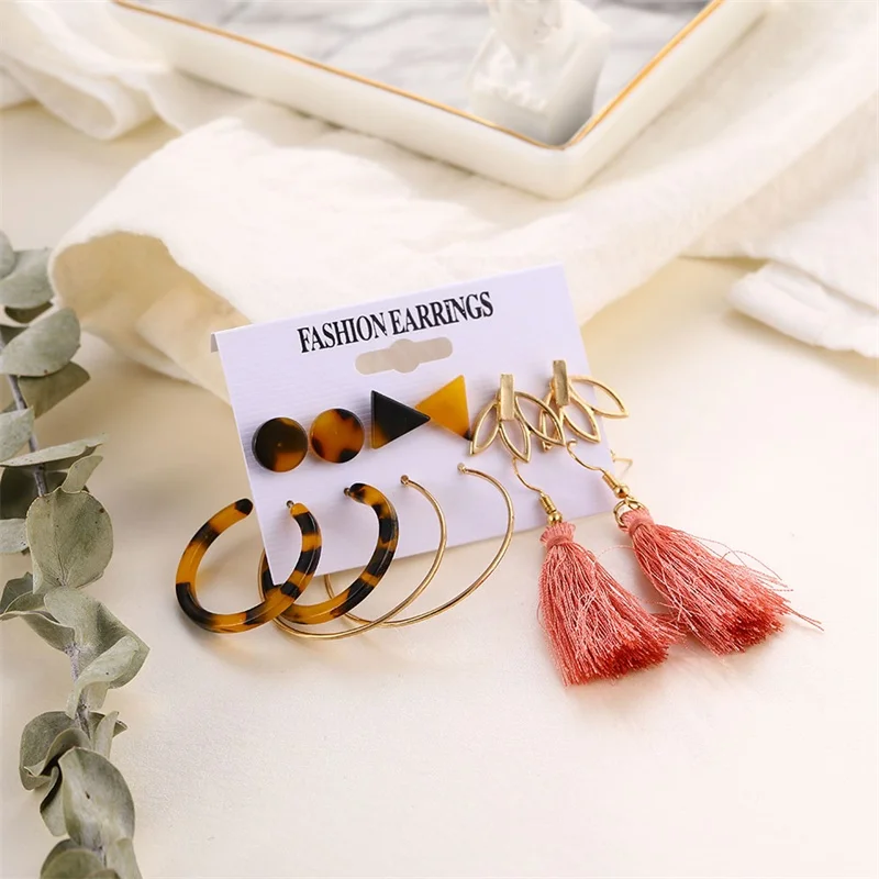 Женские серьги-гвоздики с геометрическим рисунком | Украшения и аксессуары