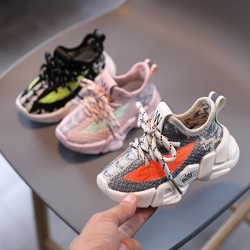 Осенняя детская обувь спортивная для мальчиков и девочек модная дышащая с мягкой