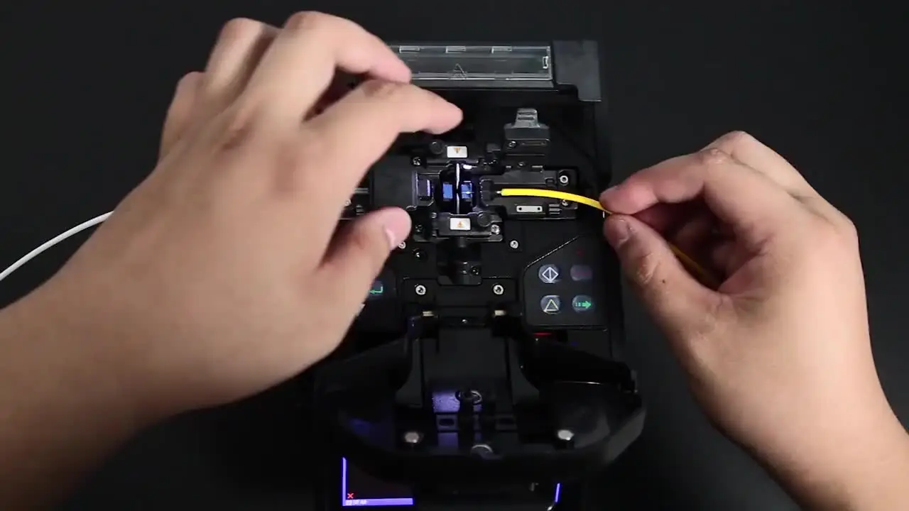 

RY-F600P Fiber Welding Splicing Machine with SOC holder Splice on Connector