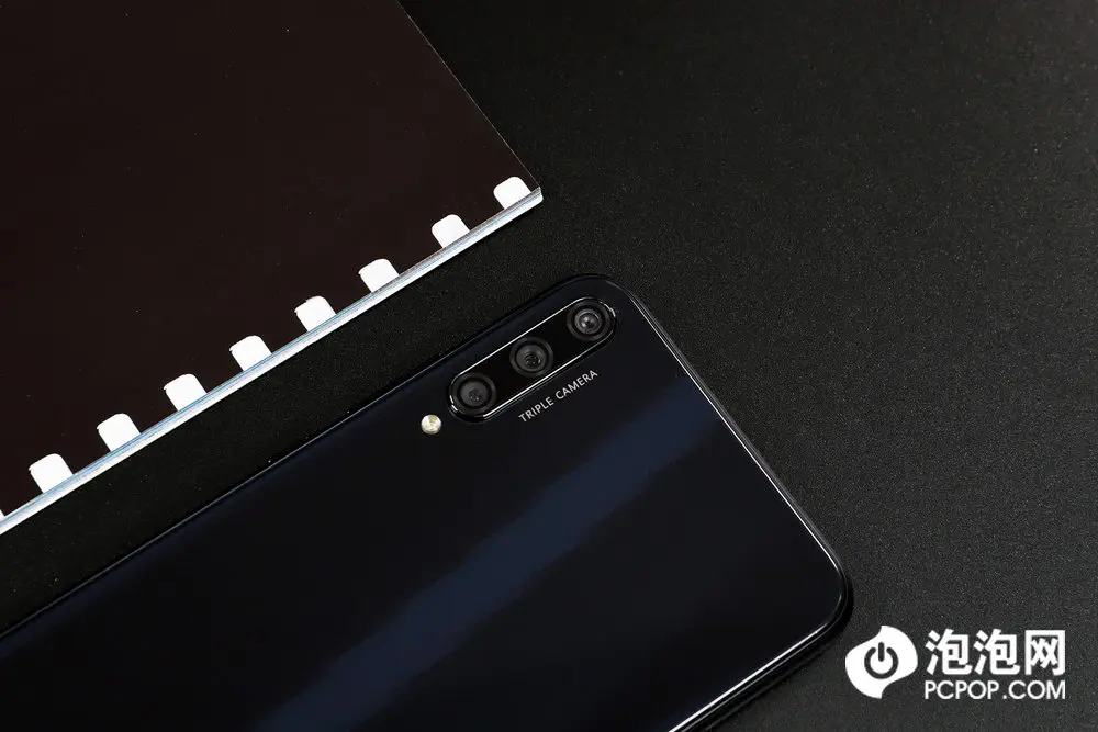 Стоковые Honor Play 3 сотовые телефоны Kirin 710F Восьмиядерный 6,3" ips 1560X720 6 ГБ ОЗУ 64 Гб ПЗУ 9,0 МП GPU TURBO Android смартфон