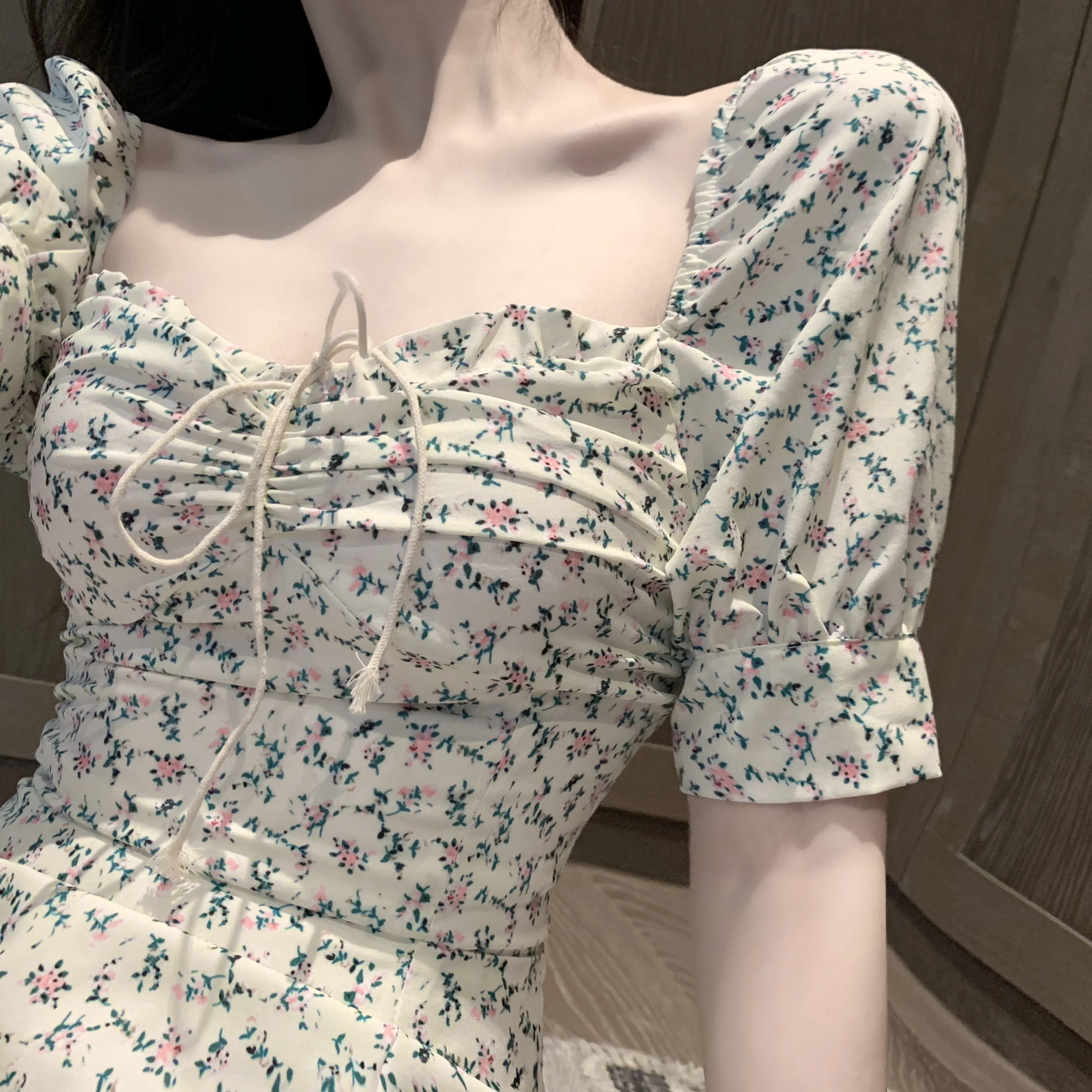 

Women's Dress Spring/Summer 2020 New Retro Square Collar Lace-up Dress Puff Sleeve Waist-Tight Chiffon Floral Skirt