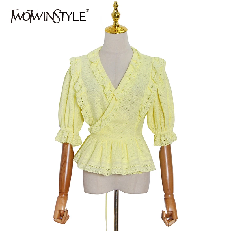 

Женская кружевная рубашка TWOTWIN, с V-образным вырезом и коротким рукавом, в стиле пэчворк, 2021