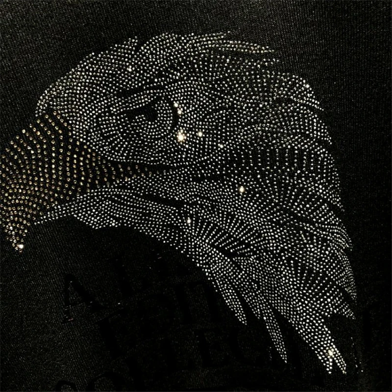 

Korean Comfortable Men's T-Shirt Sweater Knitted Short Sleeves Shiny Luminous High Craftsmanship Hot Drilling Animal Design