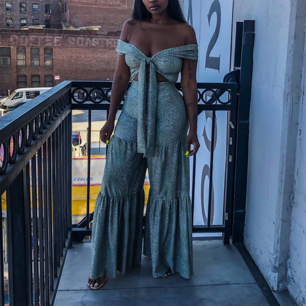 

Комплект из 2 предметов, летний сексуальный укороченный топ с змеиным принтом и расклешенные штаны, элегантные вечерние Клубные комплекты с...