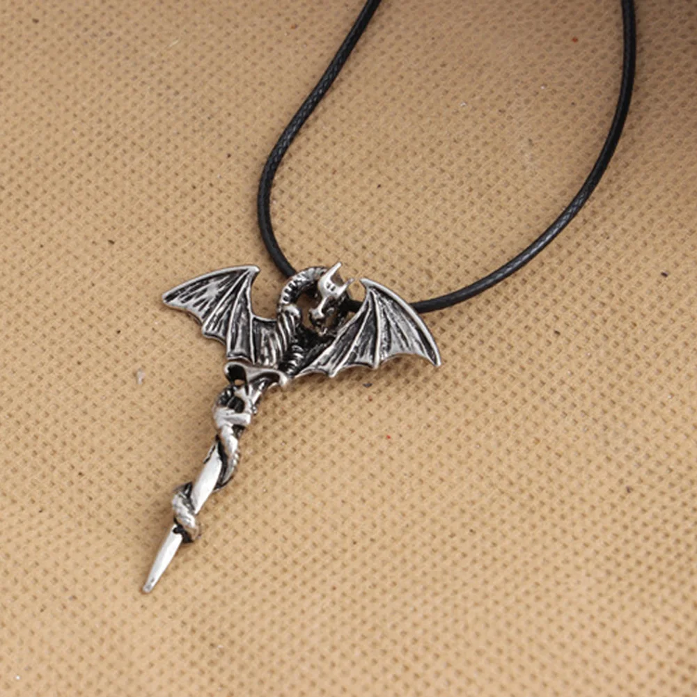Винтажное ожерелье в стиле панк с подвеской виде меча дракона кожаное колье
