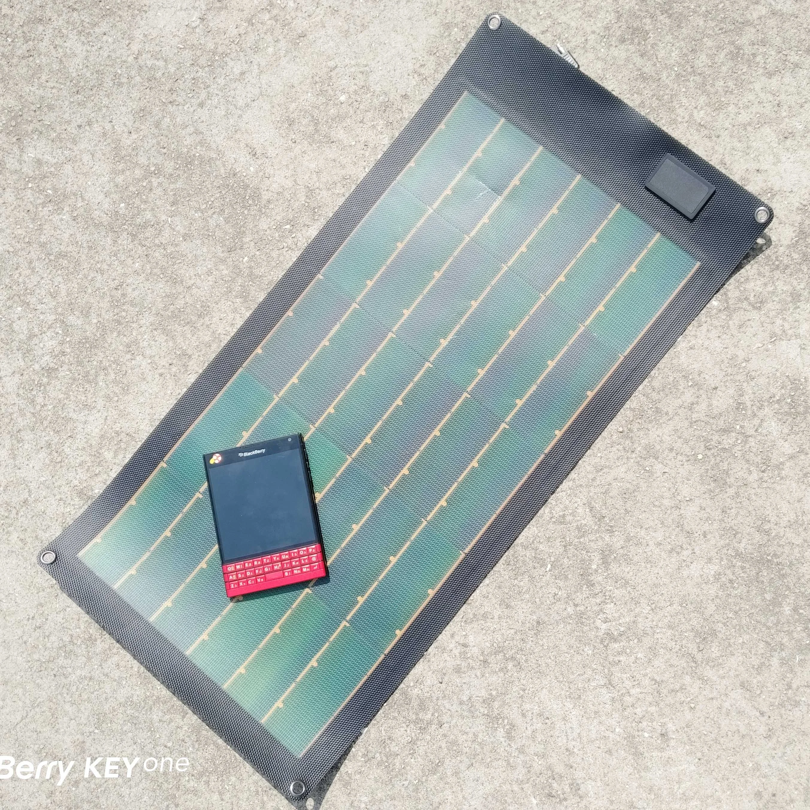 21W Rollable solar charger panel with global  cell for charging 12V  car battery