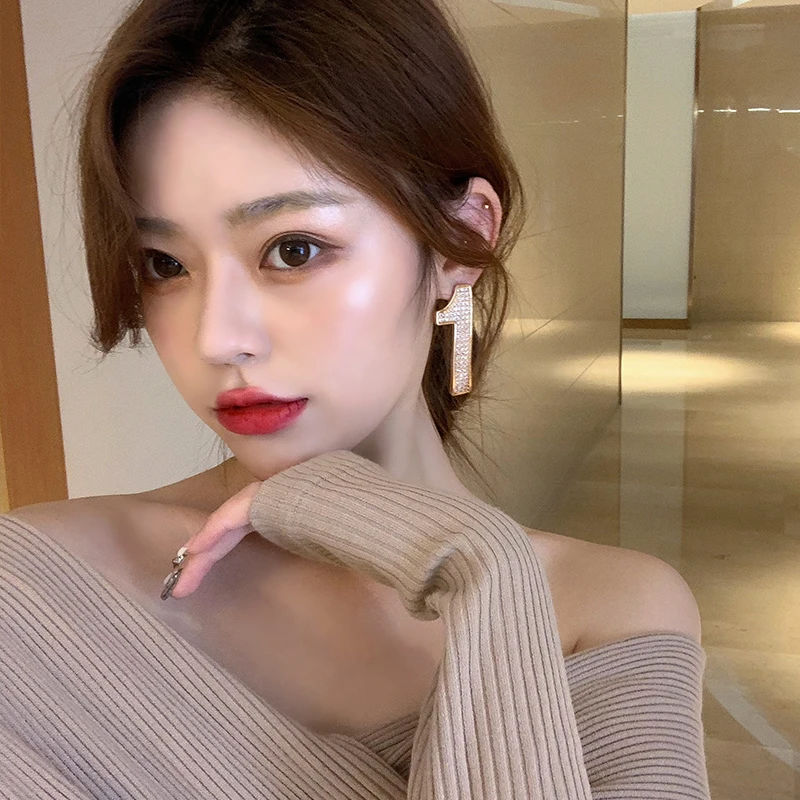 Дизайн в виде звезд Стиль цифровой 1 полная Алмазная асимметричные серьги для