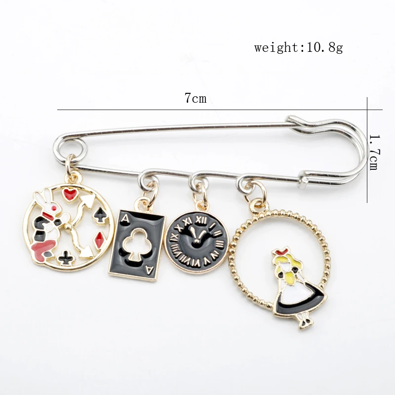 Металлические броши с изображением Алисы |