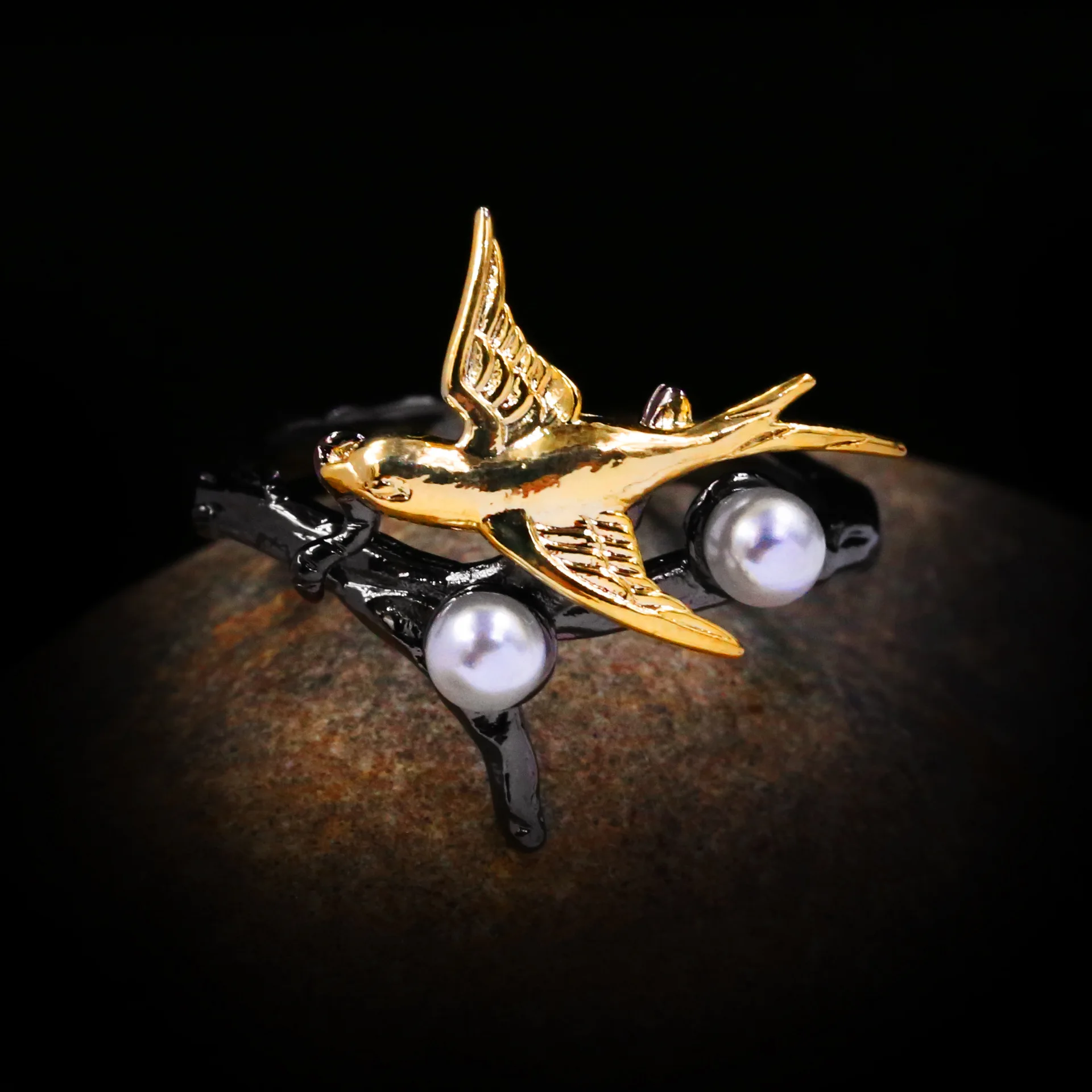 

CHARLINLIOL Cute Bird Animal Black Gold Finger Rings for Women Silver Color Freshwater Pearls Vintage Cocktail Rings
