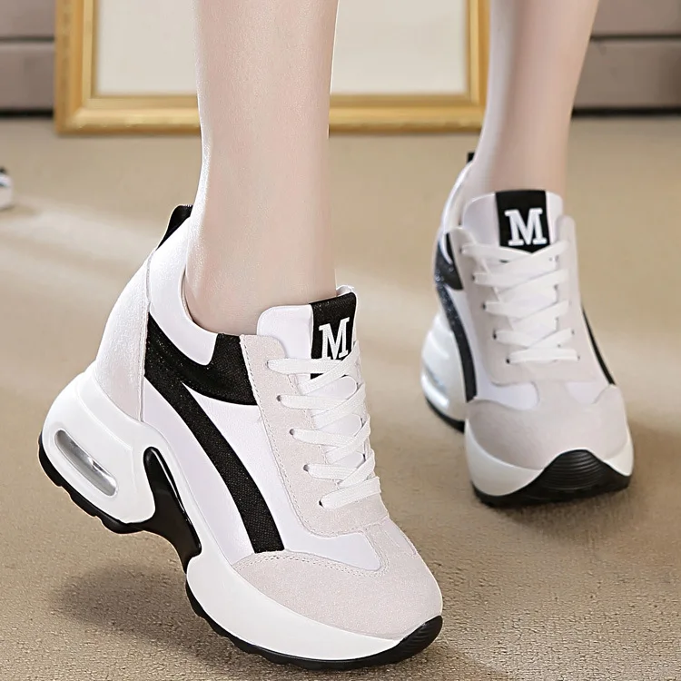Женские кроссовки на платформе 8 см Белые Повседневные танкетке высоком каблуке