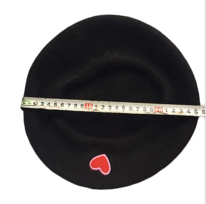 

2019 New Solid Color Love embroide Girls Korean Spring Warm Women Beret Hat Casual Soft Flat Top Caps AD0801