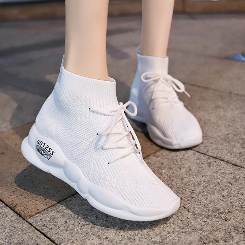 Трикотажные дышащие кроссовки носки брендовые белые высокие слипоны модная