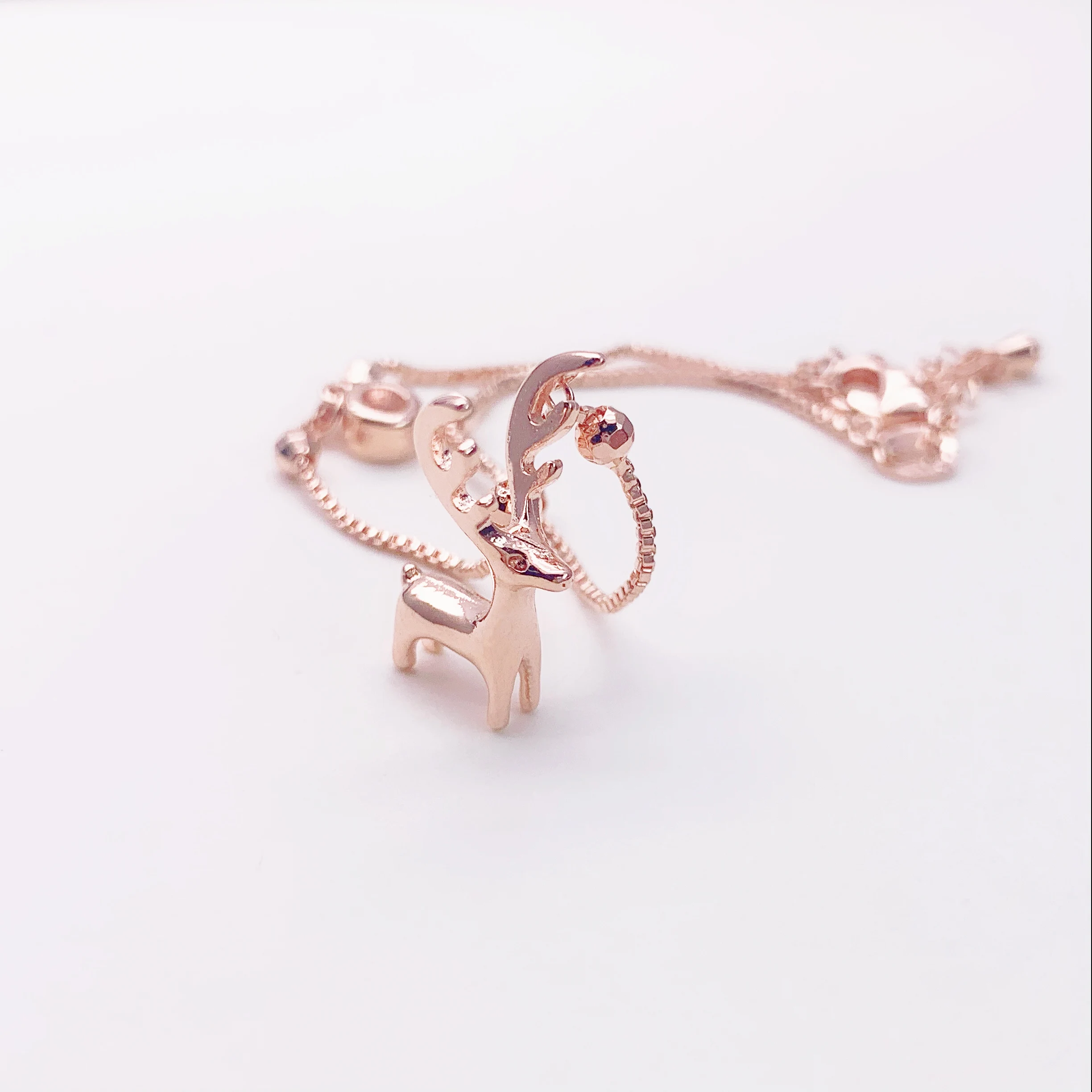 Женский браслет из серебра 925 пробы с розовым золотом и фианитами | Украшения