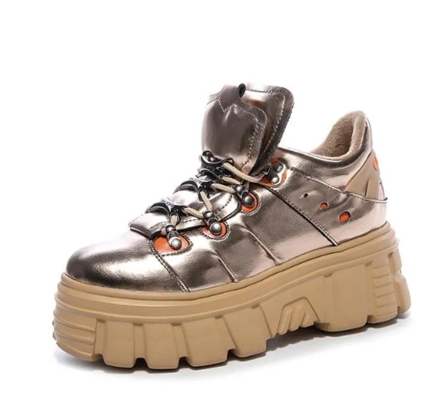 Женские кроссовки из натуральной кожи массивные на платформе с круглым носком