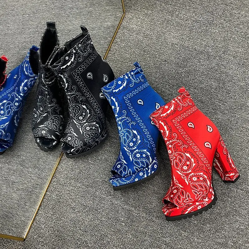 Женские босоножки Новинка 2020 года Повседневная женская обувь из флока с открытым