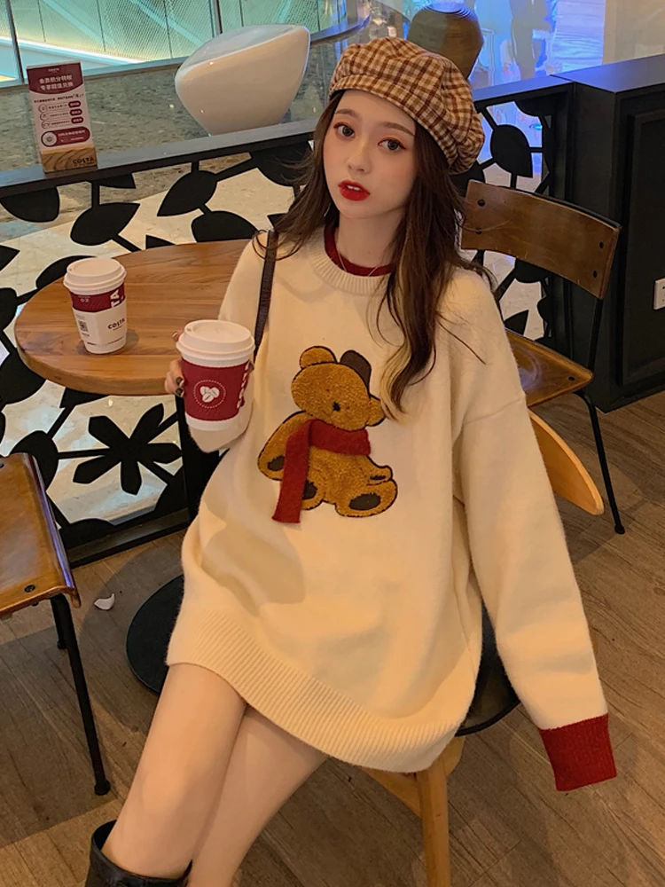 

Autumn/winter Korean version of loose scarf bear embroidery knit sweater top contrast color round neck pullover sweater women