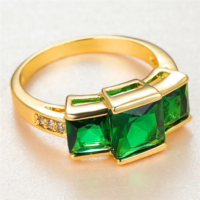 

Trendy Female Green Crystal Stone Ring Charm Gold Color Wedding Big Rings For Women Classic Bride Square Zircon Engagement Ring