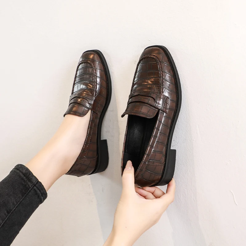 Туфли женские из искусственной кожи на плоской подошве квадратный носок без