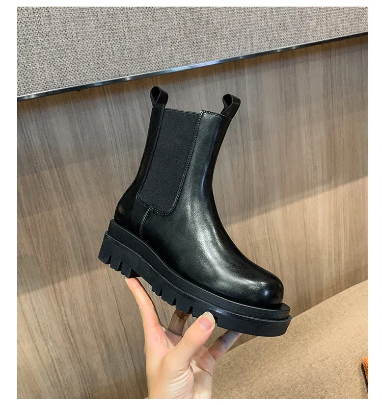 

New summer British women's boots