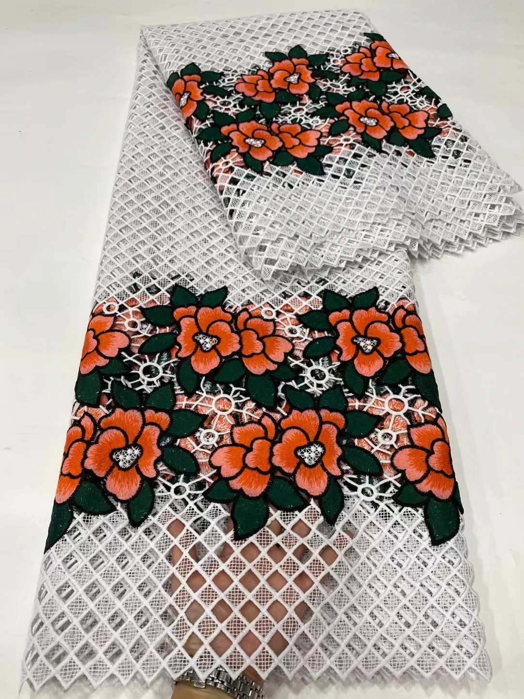 

Фабричная цена, Африканский шнур, кружевной материал для женского платья, чистый цвет, 5 ярдов, молочный шелк, кружевная ткань с блестками DPG61