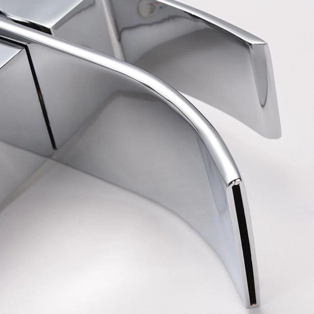 

Copper Alloy Square Wide Mouth Waterfall Bathroom Basin Cold And Hot Water