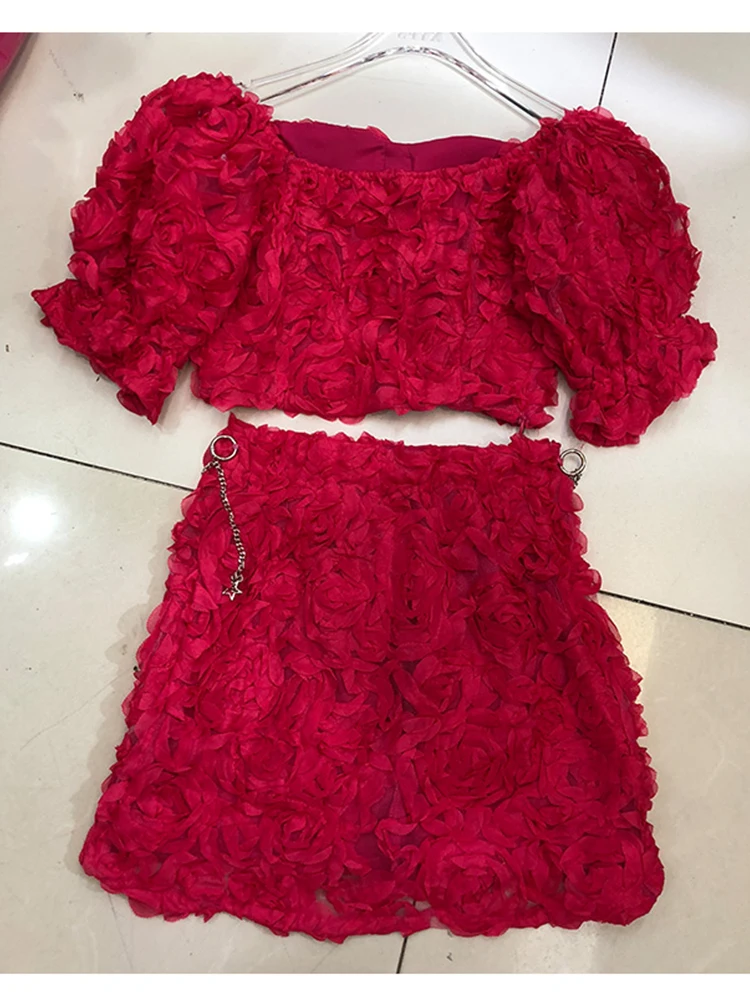 

Sexy Leaky Shoulder Square Collar Short Shirt Two-piece Set Ladies Summer New Style + High Waist Chain Wrapped Hip Skirt Set