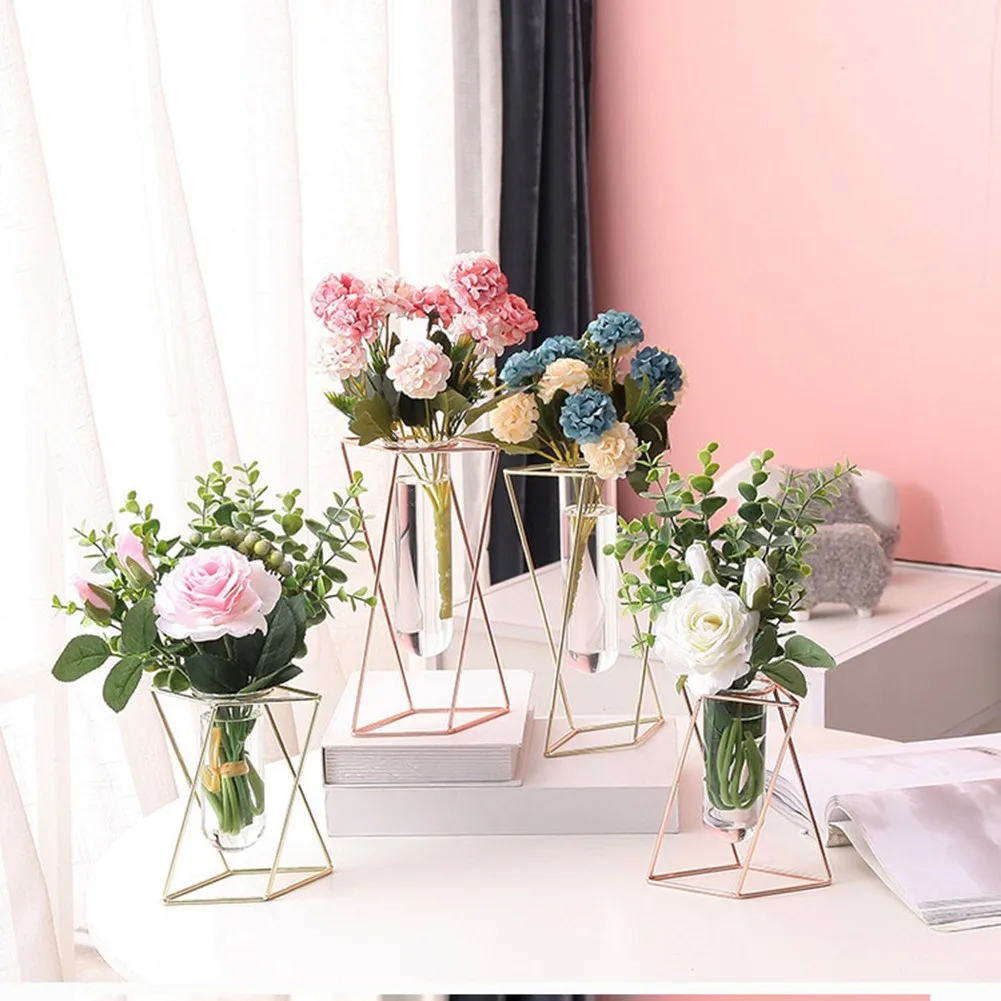 

Nordic Iron Flowers Vases Nordic Retro Decoration Home Metal Hollow Out Plant Holder Tabletop Decor Simplicity Iron Line Vase