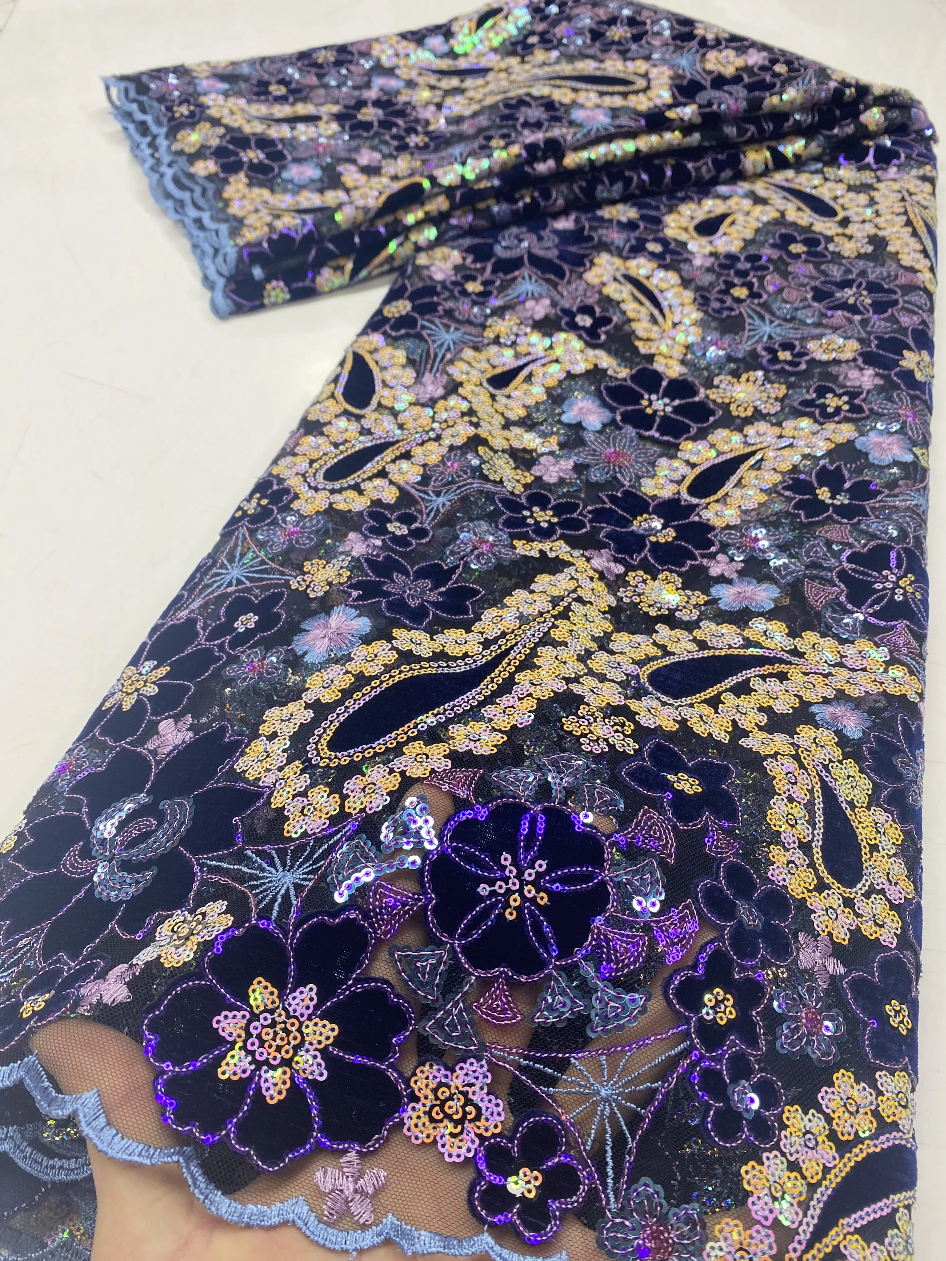 

Nigerian Velvet Lace Fabric with Sequins Latest Nigerian Guipure Lace Material African Tulle Fabric For Bridal Dress XY3689B