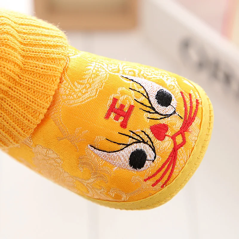 

2021 new year chinese baby shoes cute baby shoes tiger head shoes non-slip toddler shoes satin shoes