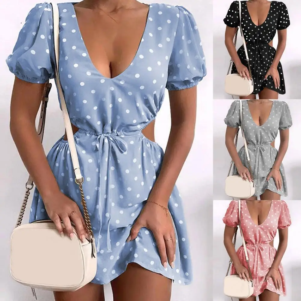 

Женское мини-платье в горошек, с коротким рукавом и V-образным вырезом