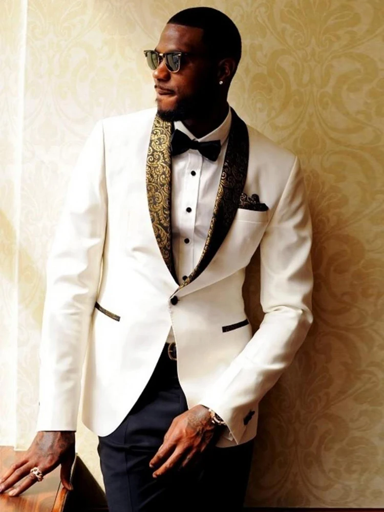 Мужской свадебный костюм LORIE белый облегающий из 2 предметов с золотым узором и