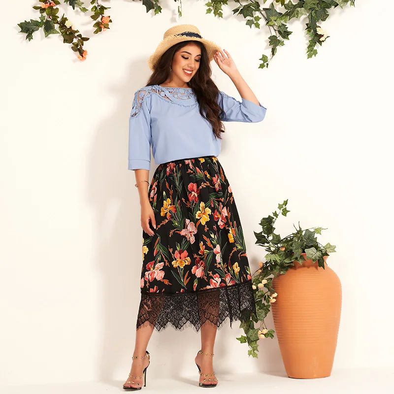 

2022 Summer New Women's Suit Holiday Blue Lace Half-sleeved T-shirt Floral Print Lace Stitching High-waisted Skirt Two-piece Set