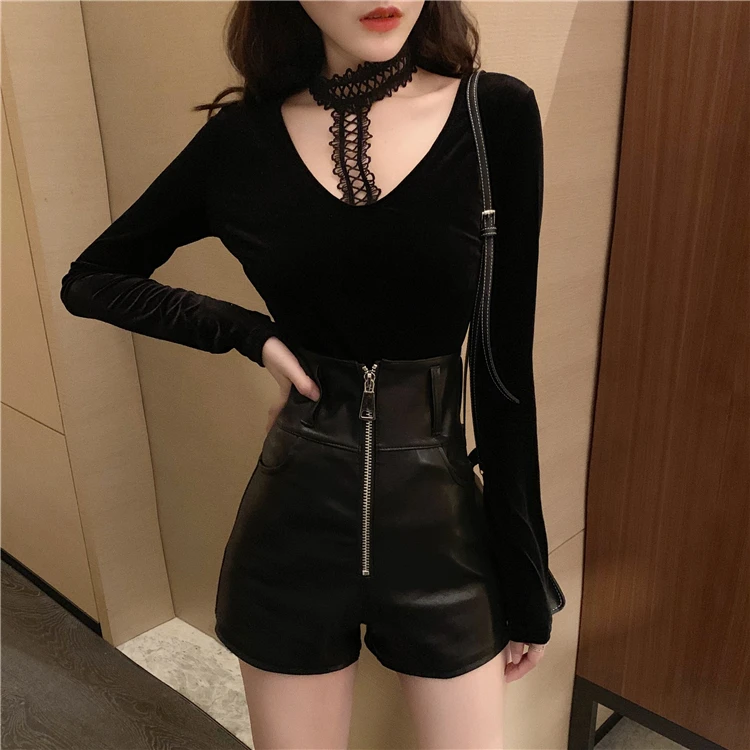 

Real shot ~ Black Leather shorts women's Hong Kong style big zipper high waist shows thin wide leg and boots fashion
