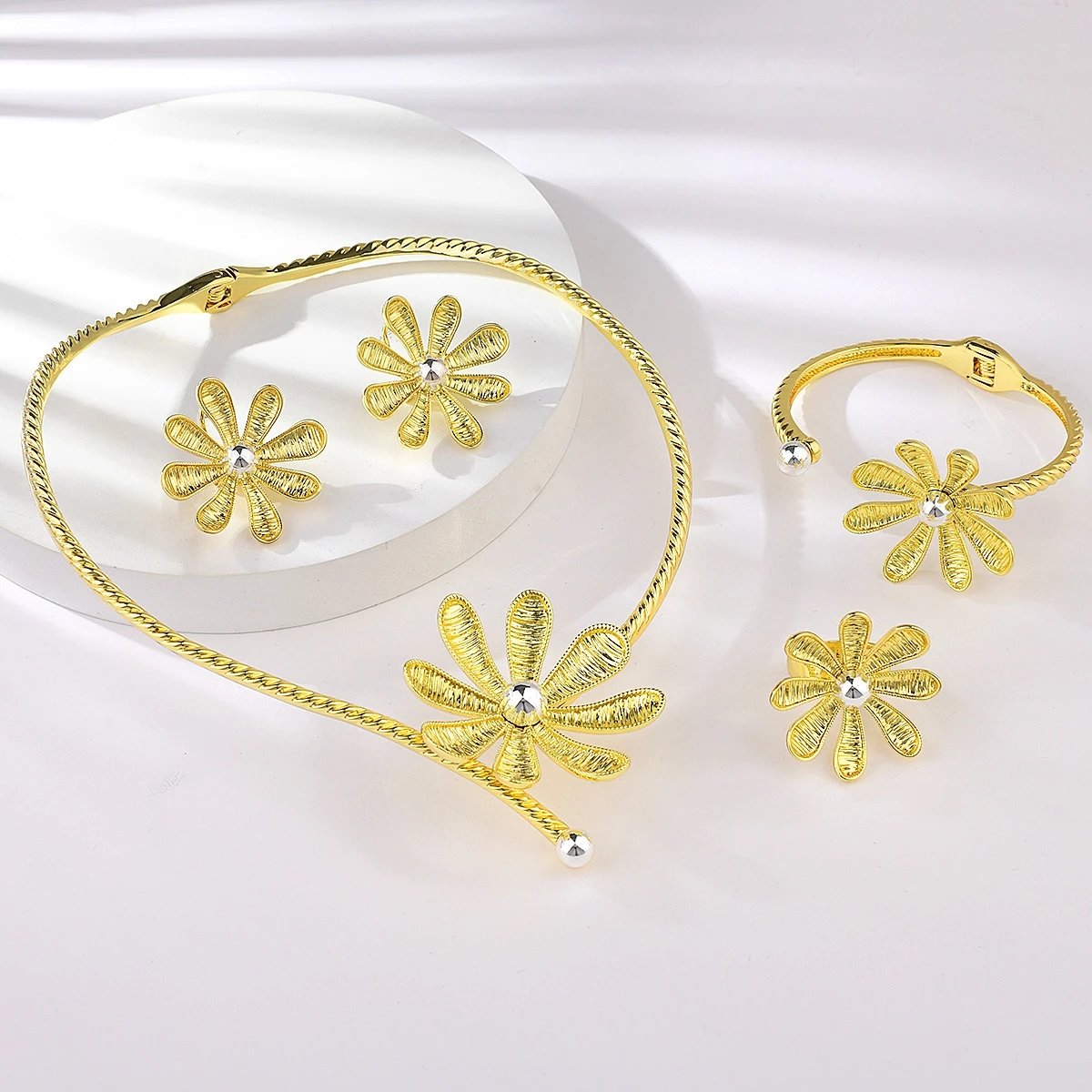 

Viennois Dubai Gold Color Flower Jewelry Sets Women Necklace Earrings Ring Cuff Bangle Set African Wedding Bridal Jewelry Set