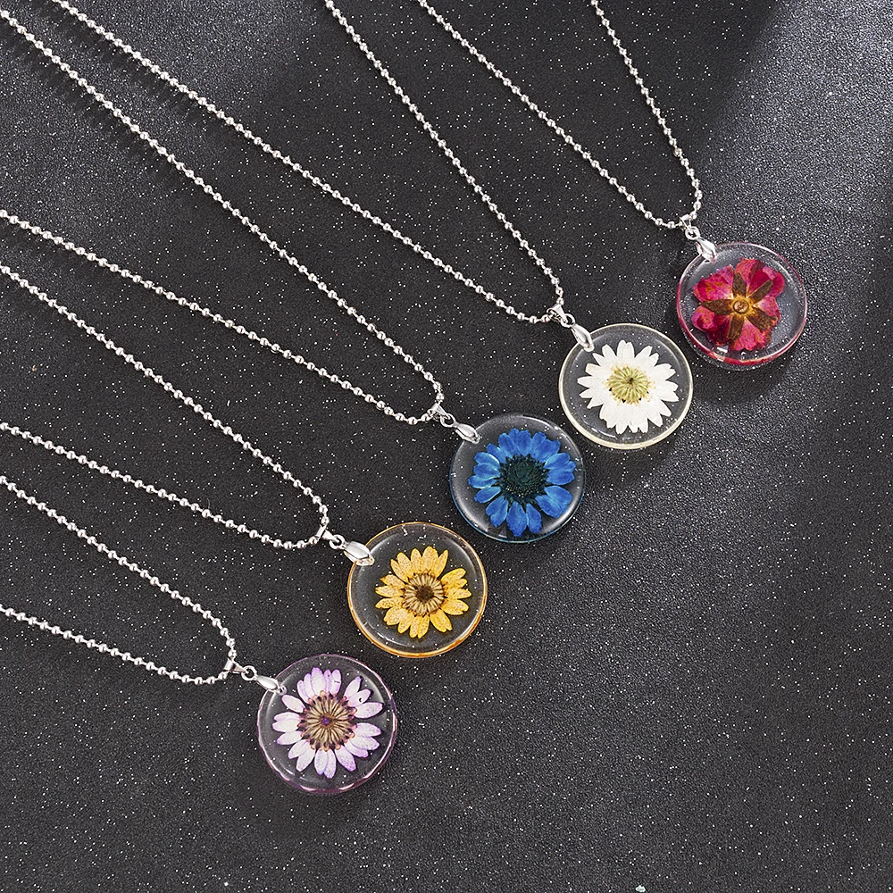 

New 5 Style Daisy Rose Handmake Punk Gothic Transparent Resin Dried Flower Pendants Long Chian Charms Necklace Jewelry