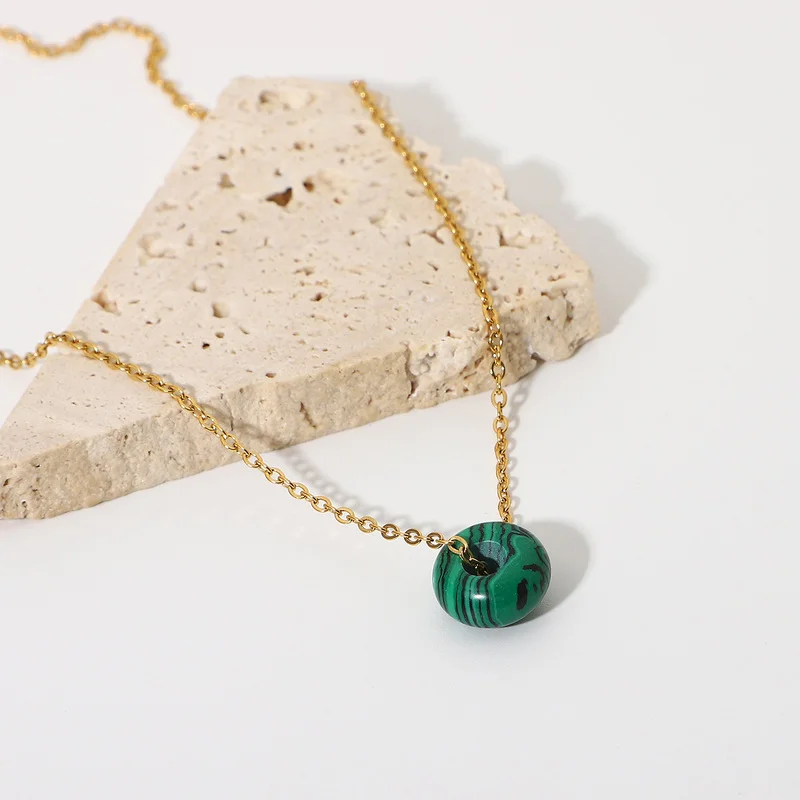 

Minar Vintage Green Color Natural Stone Chunky Hollow Round Metallic Thin Chain Pendant Necklace for Women Ladies Accessories